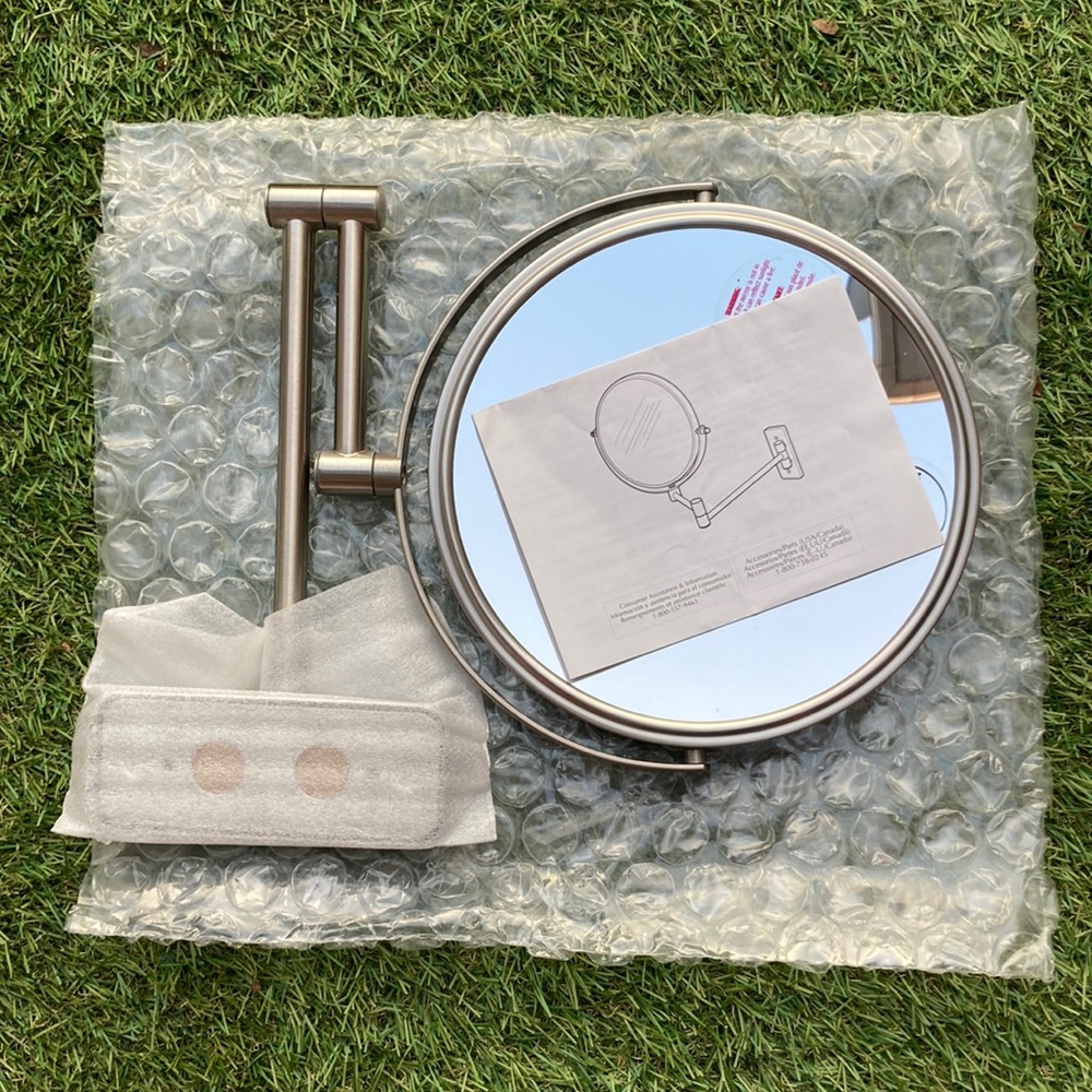 Walk-mount magnifying swivel mirror